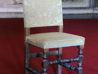 40. Due sedie del XVII secolo