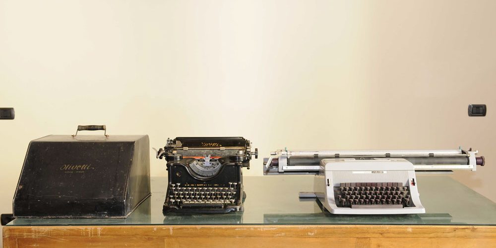 17. Due macchine da scrivere