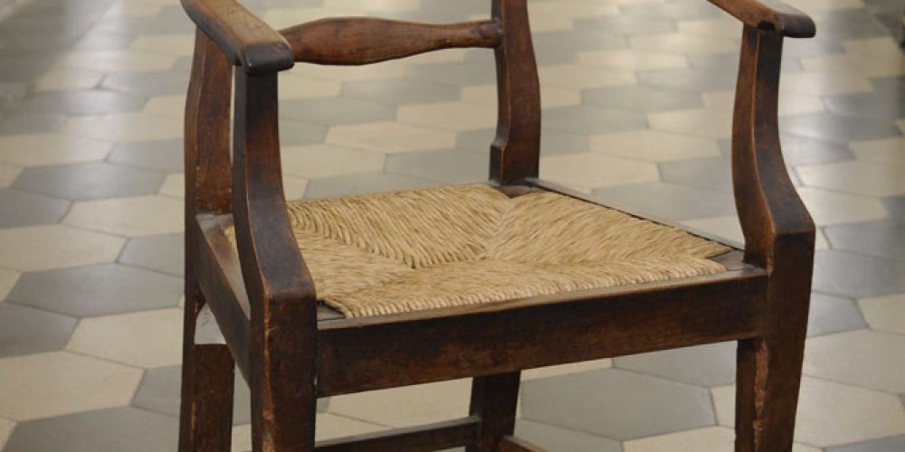 24. Poltroncina